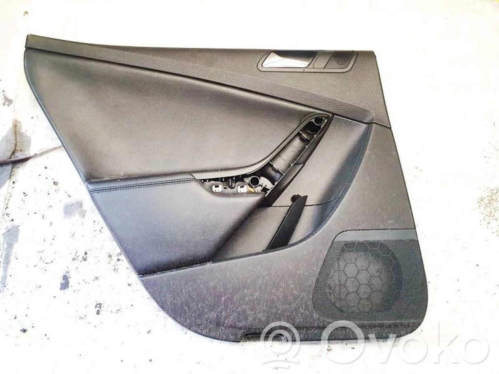 Volkswagen PASSAT B6 Rivestimento del pannello della portiera posteriore 