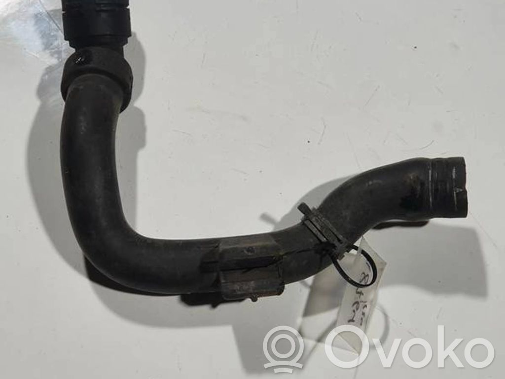 Engine coolant pipe/hose   8D0121101,8D0121101