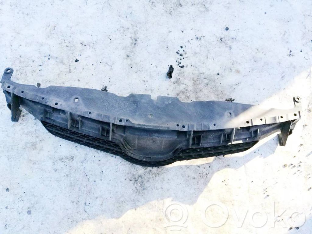 Toyota Auris 150 Grilă față