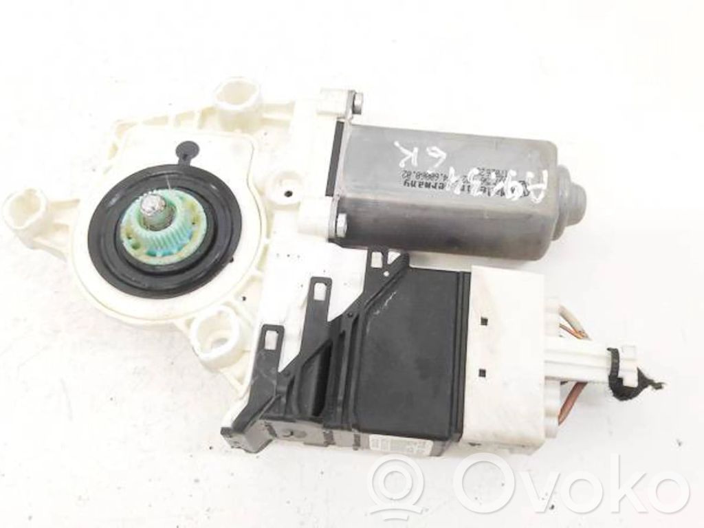 Volkswagen PASSAT B6 Silniczek podnoszenia szyby drzwi tylnych 