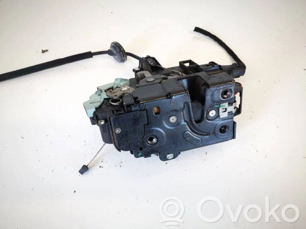 Volkswagen Touran II Zamek drzwi przednich 