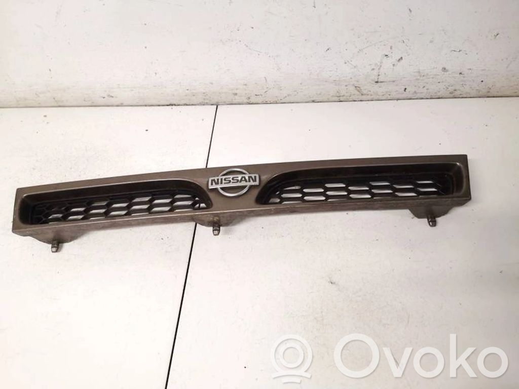 Nissan Sunny Griglia anteriore 