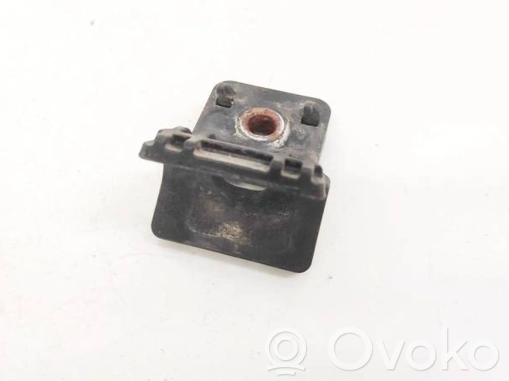 Opel Astra J Staffa di montaggio del radiatore