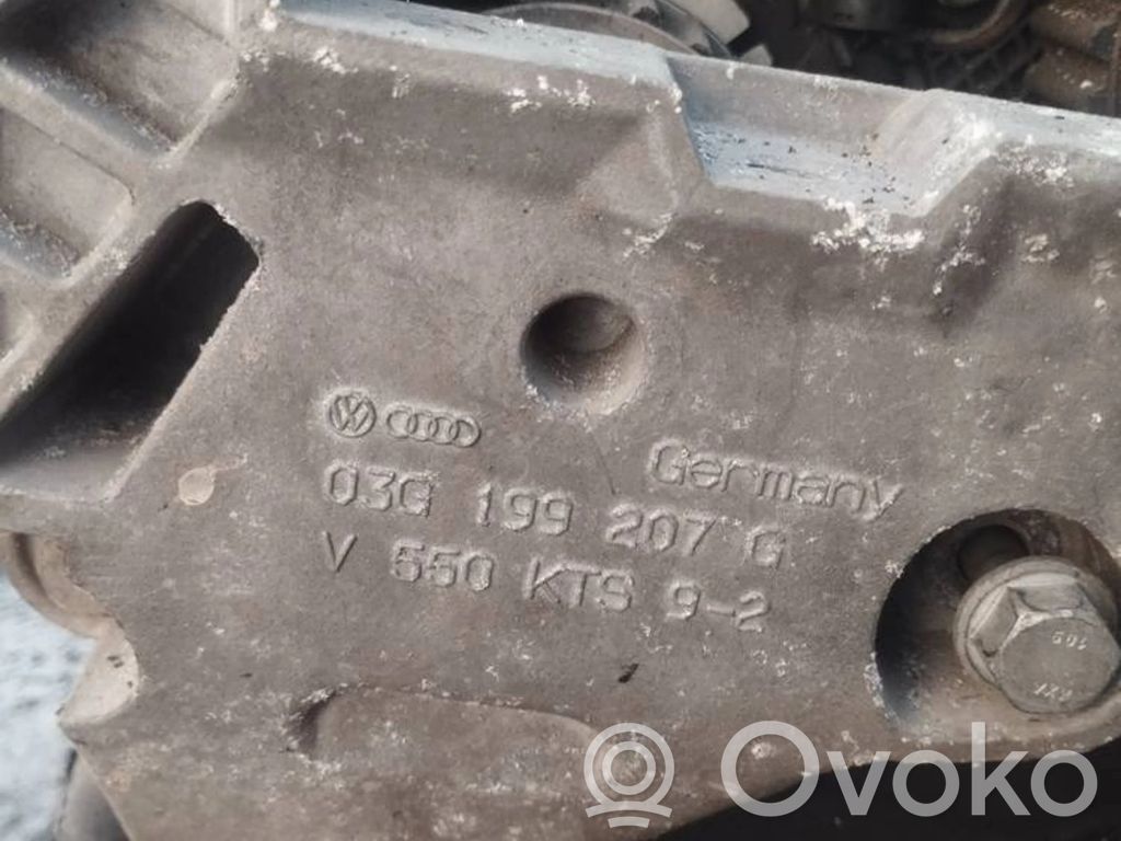 Volkswagen Touran I Łapa / Mocowanie silnika 