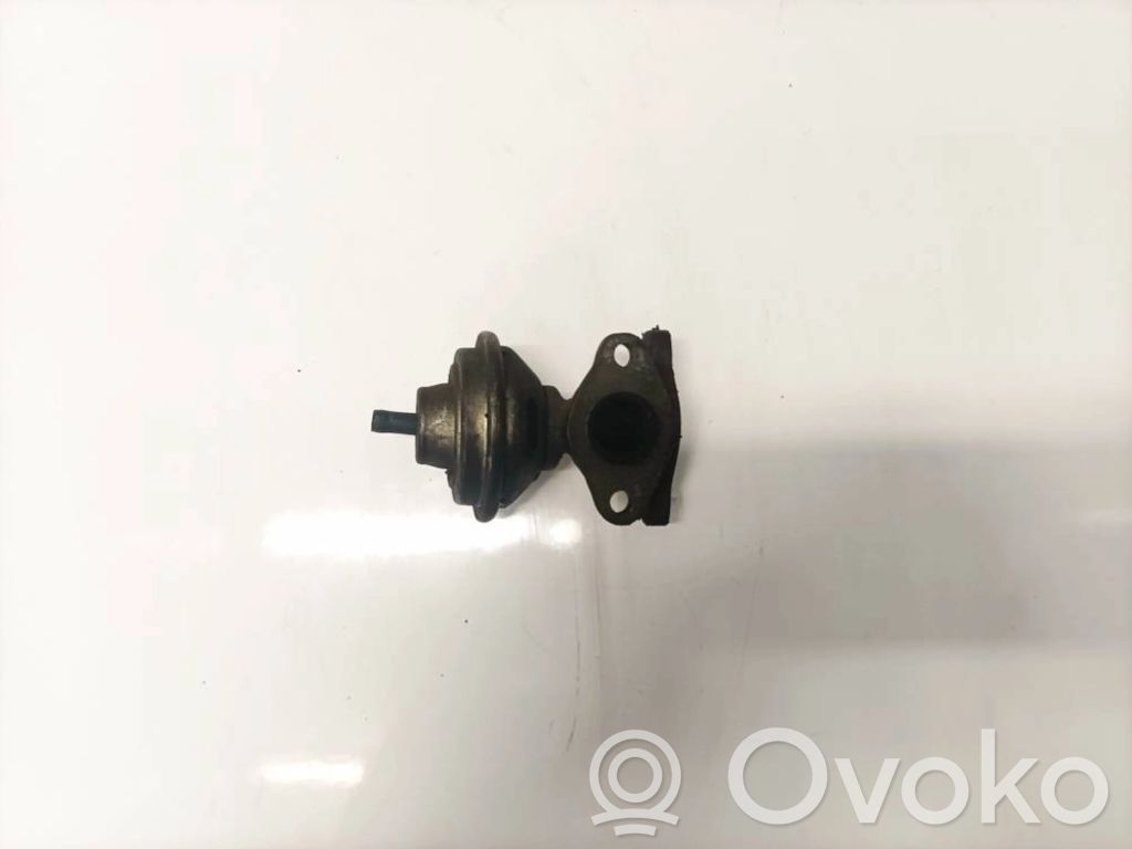 Volkswagen PASSAT B3 Valvola EGR 