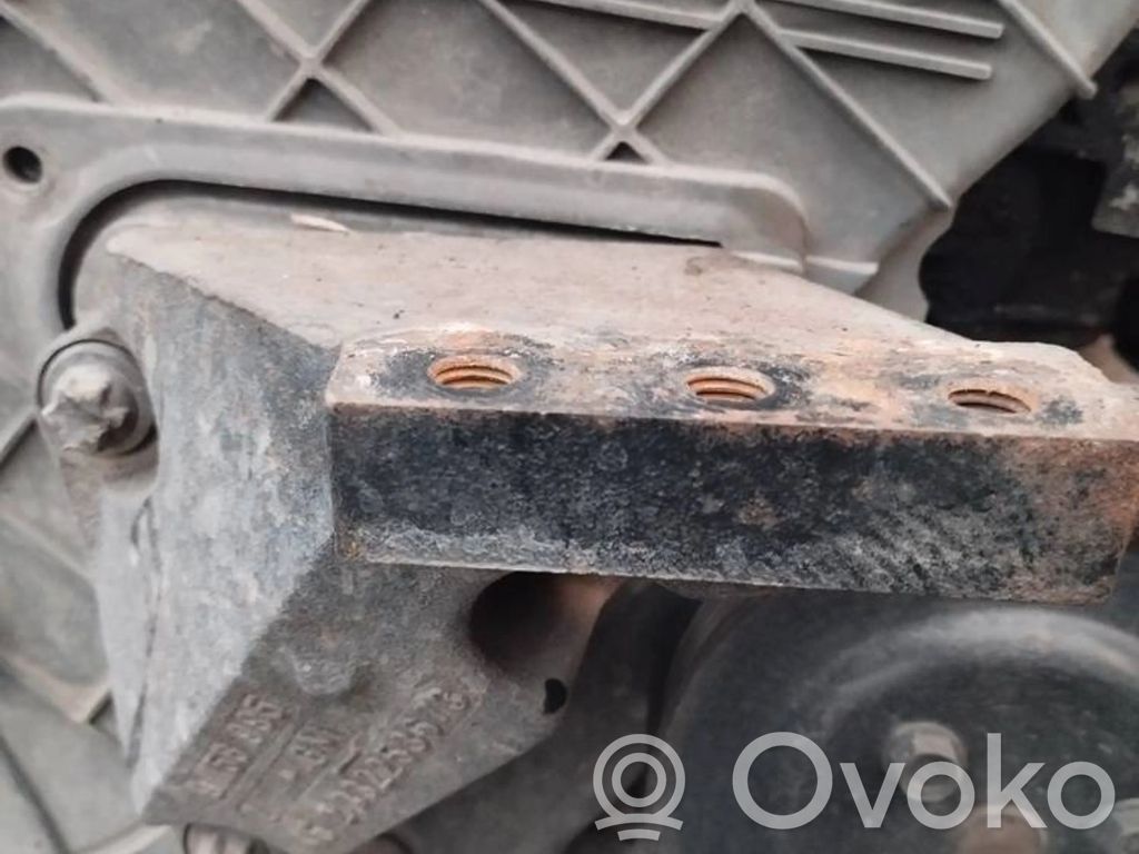Engine mounting bracket   9156985,9156985