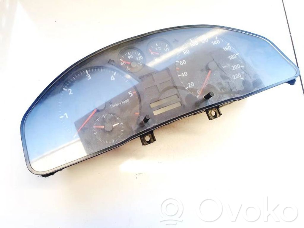 Geschwindigkeitsmesser Cockpit   8D0919034,AU0007001,8D0919034,AU0007001