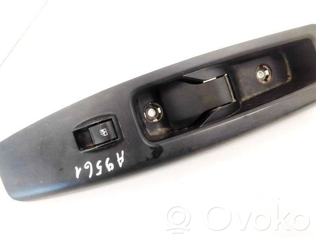 Fiat Doblo Przyciski szyb 
