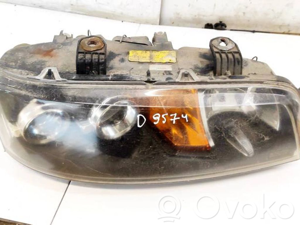 Fiat Punto (188) Lampa przednia 