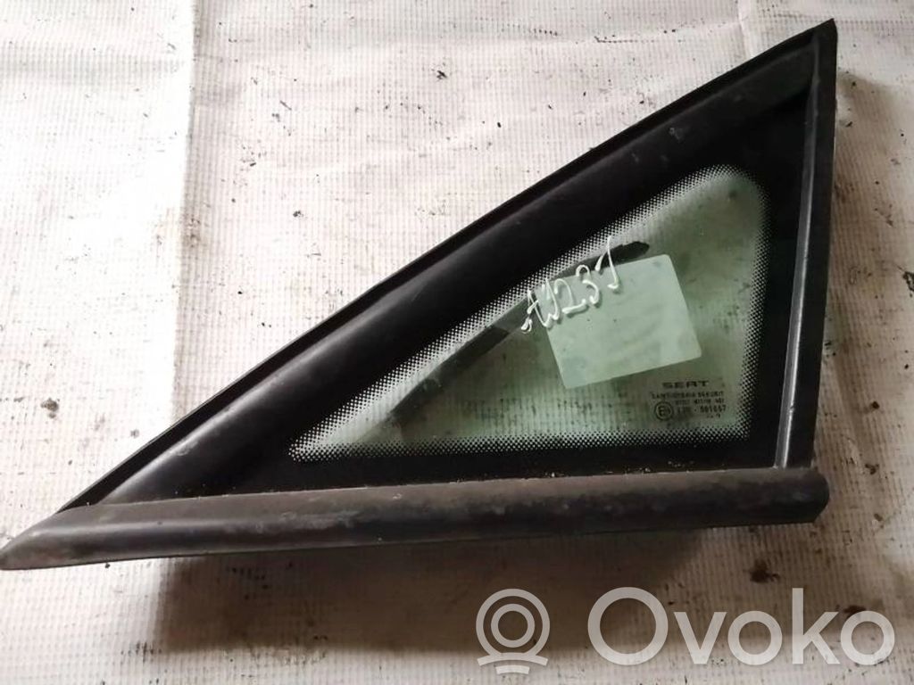 Seat Toledo III (5P) Finestrino/vetro triangolo anteriore