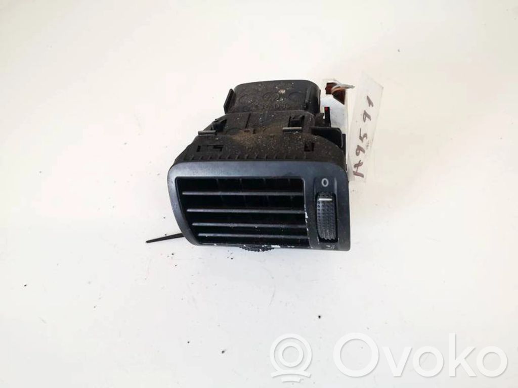 Volkswagen PASSAT B5.5 Grilă ventilație centrală 