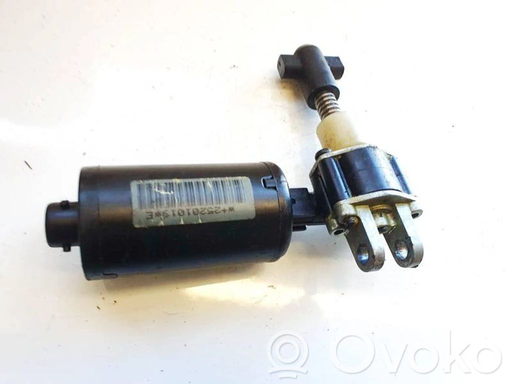 Nissan Primera Motor reglare scaun 