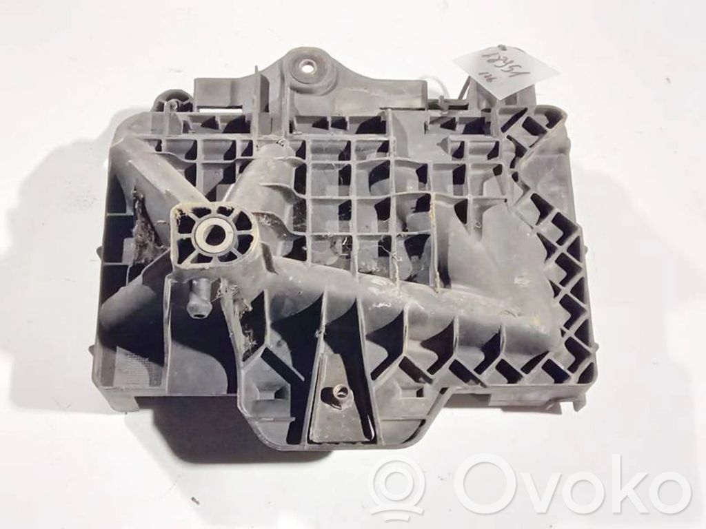 Skoda Fabia Mk1 (6Y) Batteriehalterung 