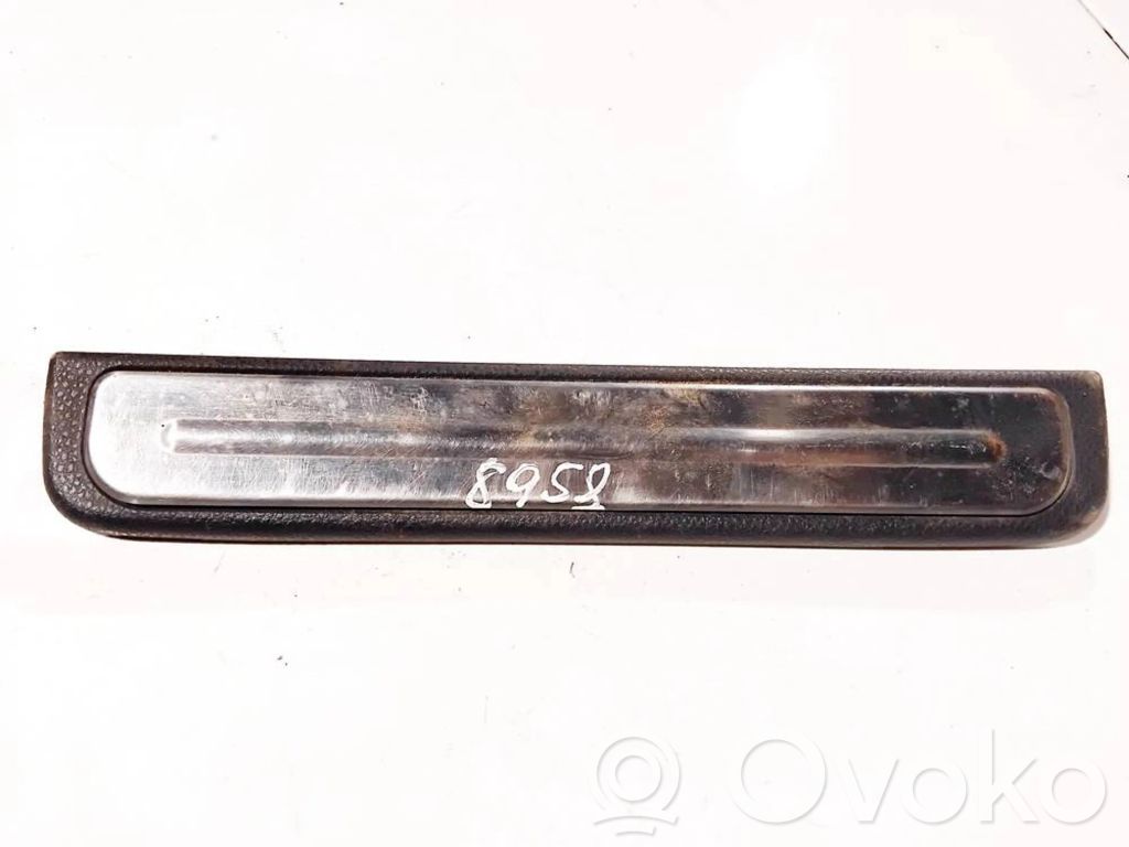 Nissan Primera Capac prag spate