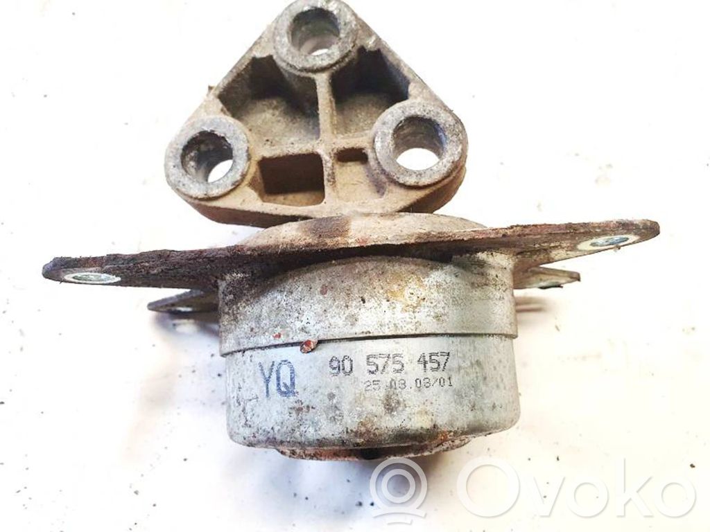 Engine mount bracket   90575457,90575457