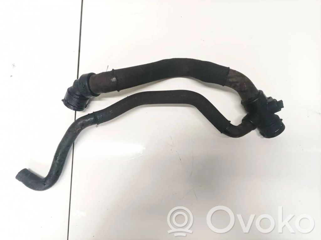 Audi A4 S4 B6 8E 8H Tubo flessibile del liquido di raffreddamento del motore