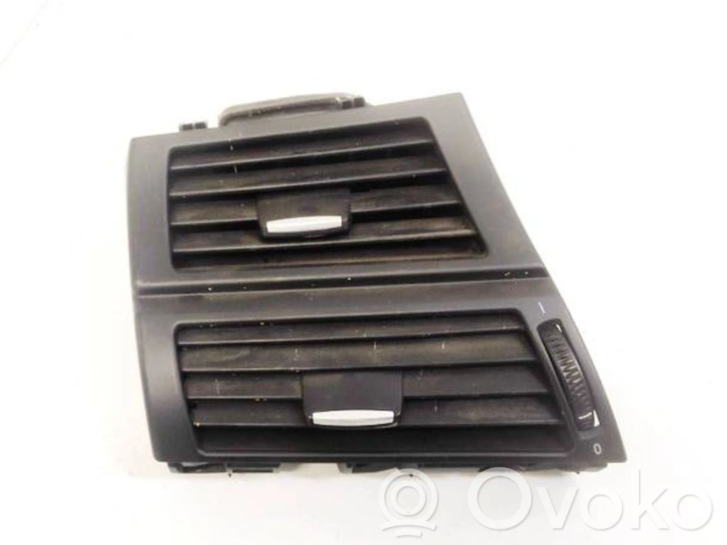 Grille d'aération centrale   716180304,716180304,011778402,716180304,716180304