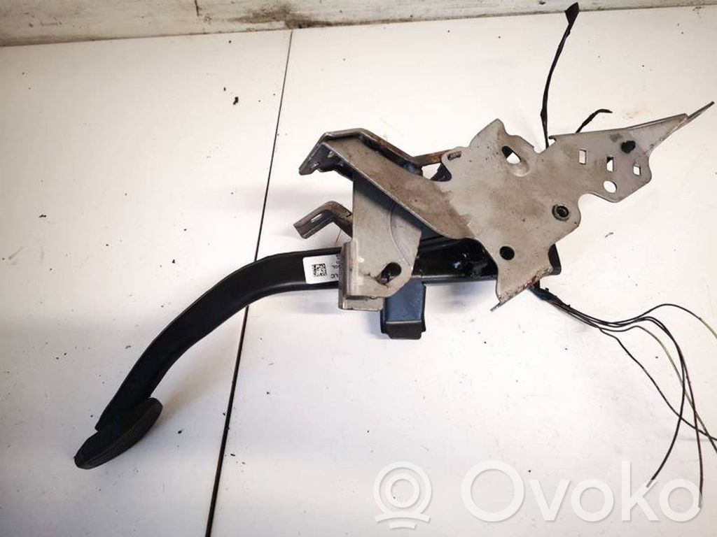 Pédale de frein   3M517B633LC,3M517B633LC,3M517B633LC,3M517B633LC