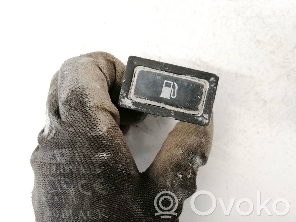 Toyota Avensis T250 Interruttore apertura sportello carburante 