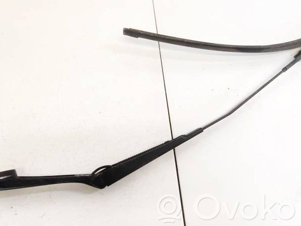 Ford Focus Front wiper blade arm 