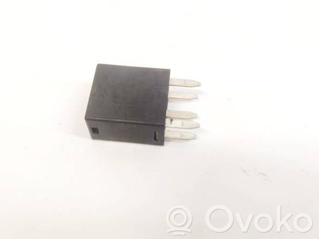 Opel Vectra C Otros relés 