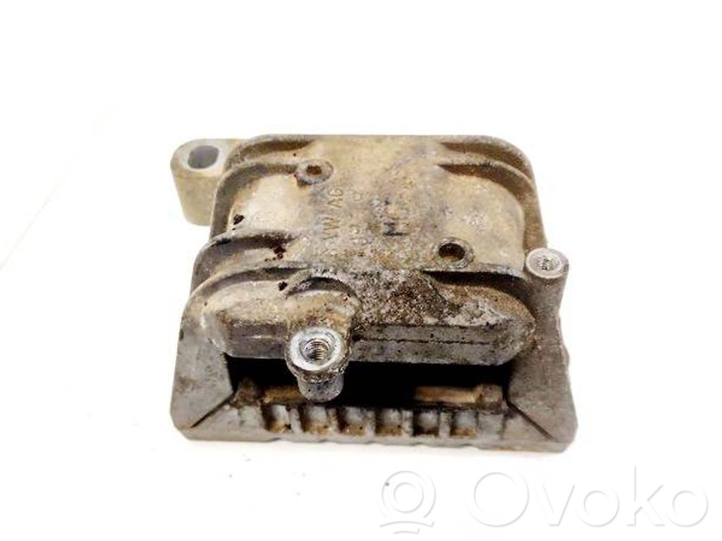 Volkswagen PASSAT B6 Supporto di montaggio del motore