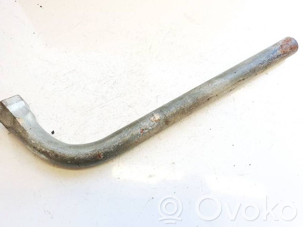 Volkswagen Golf IV Chiave per dadi della ruota 