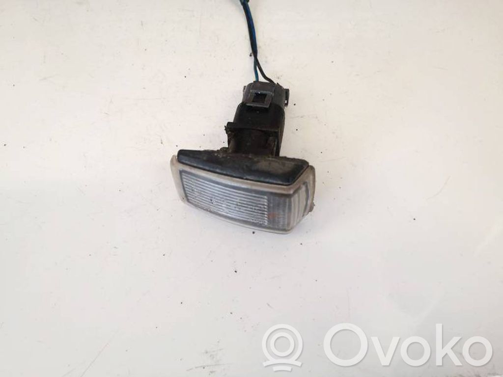 Volvo S70  V70  V70 XC Semnalizator bară față 