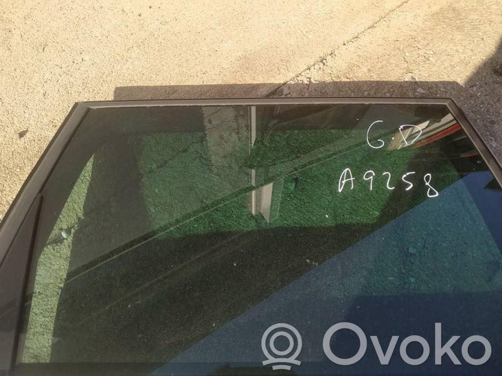 Volkswagen Touareg I Vetro del finestrino della portiera posteriore