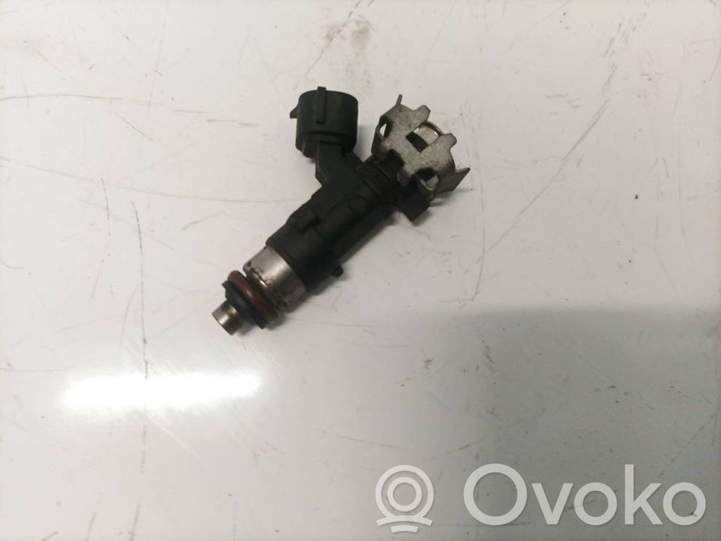 Citroen C4 I Wtryskiwacz paliwa 