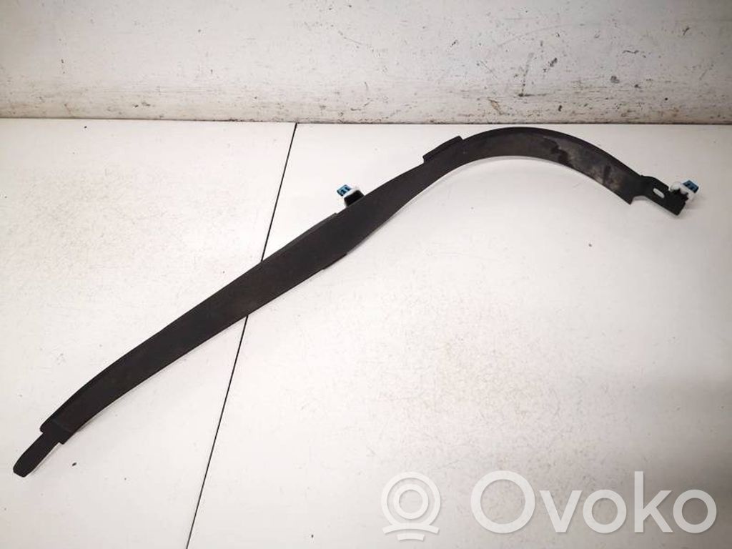 Volvo XC60 Moldura protectora del borde delantero 