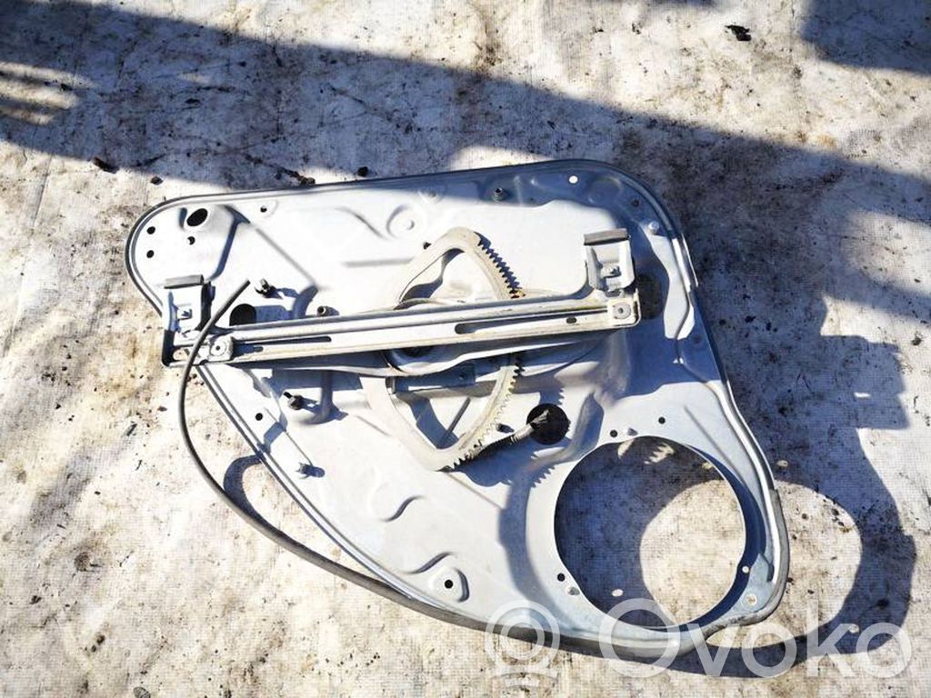 Ford Focus Elektryczny podnośnik szyby drzwi bocznych / przesuwnych