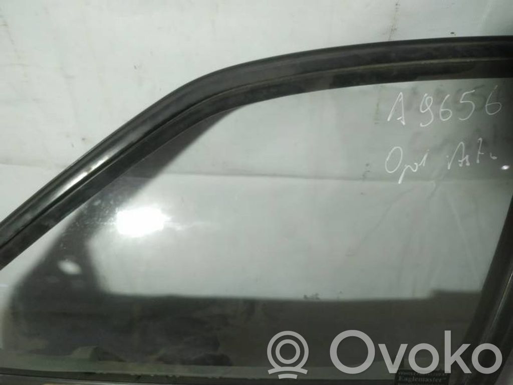 Opel Astra F Vetro del finestrino della portiera anteriore - quattro porte 