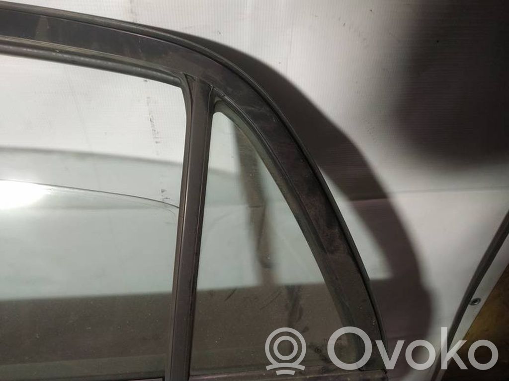Toyota Corolla E120 E130 Vetro del deflettore posteriore 