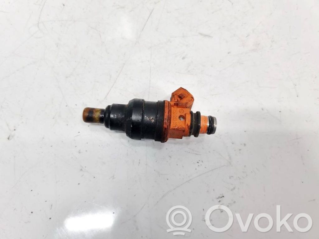 KIA Clarus Inyector de combustible 