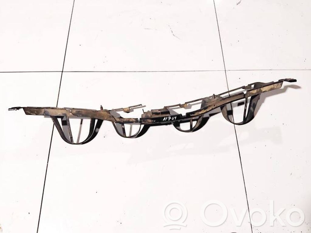 Ford Mondeo MK IV Soporte de montaje del parachoques trasero