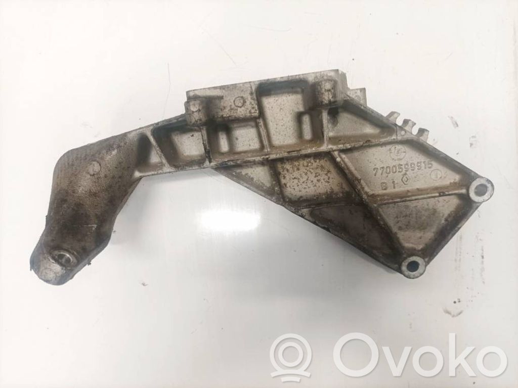Renault Laguna I Engine mounting bracket 