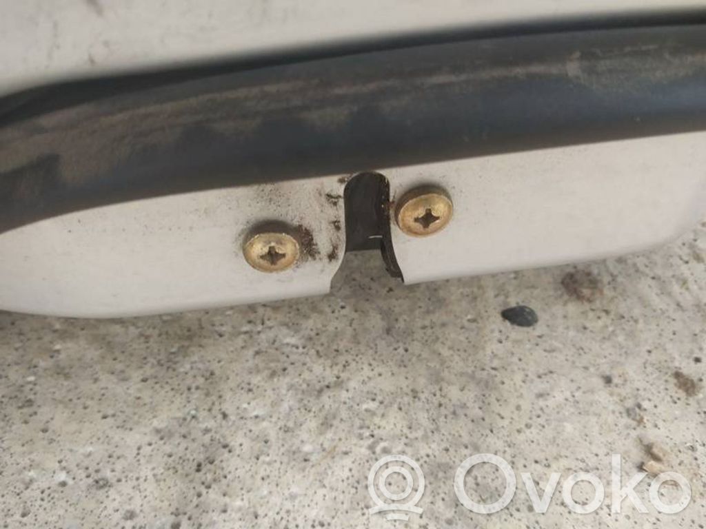 Cerradura de puerta delantera
