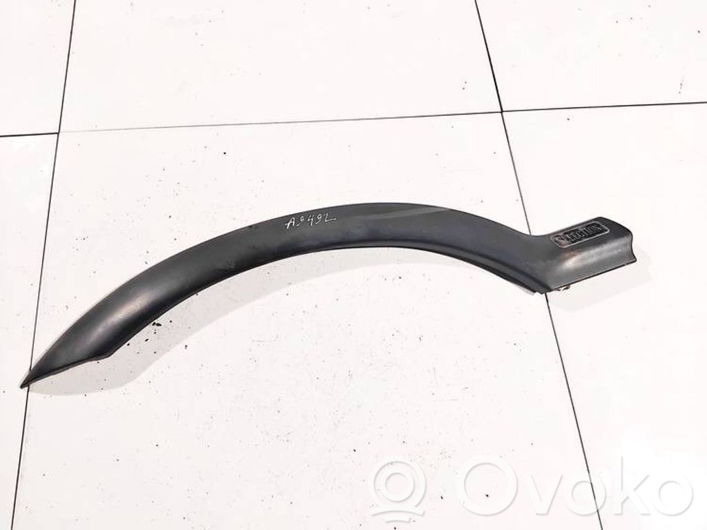 Opel Zafira A Moldura de la aleta delantera