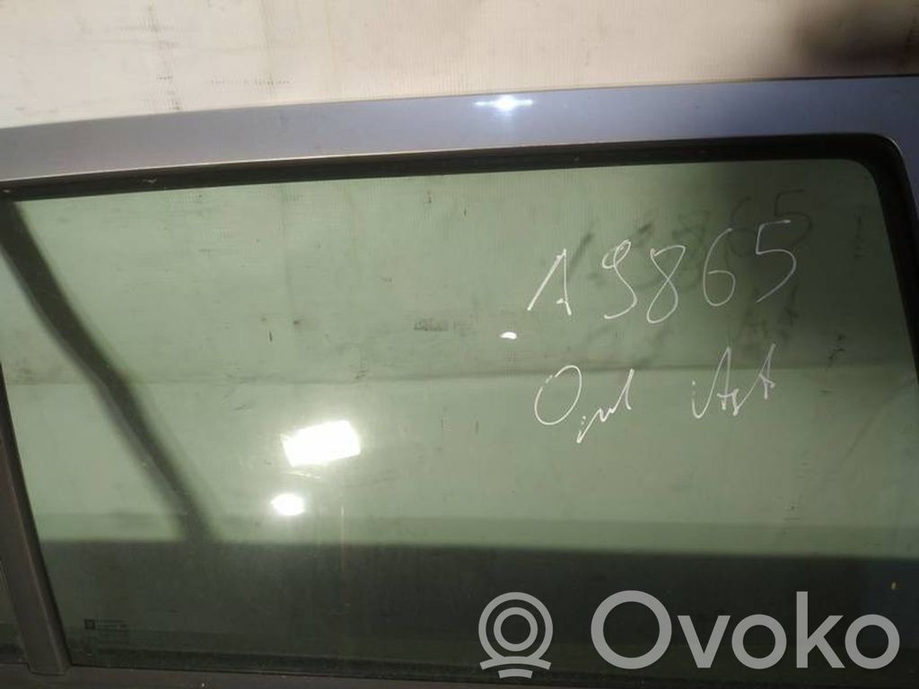 Opel Astra H Vetro del finestrino della portiera posteriore