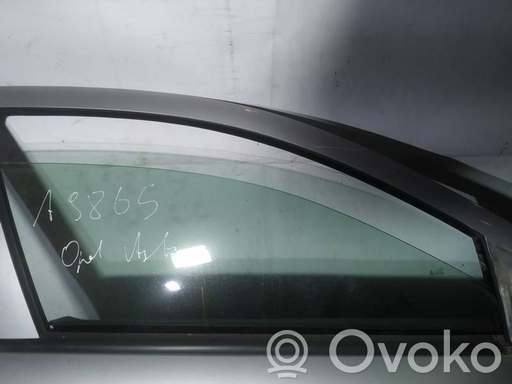 Opel Astra H Vetro del finestrino della portiera anteriore - quattro porte