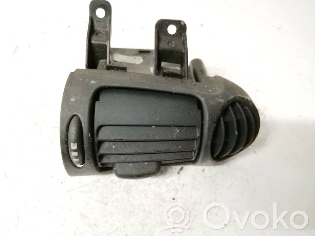 Mercedes-Benz C W203 Rejilla de ventilación central del panel 