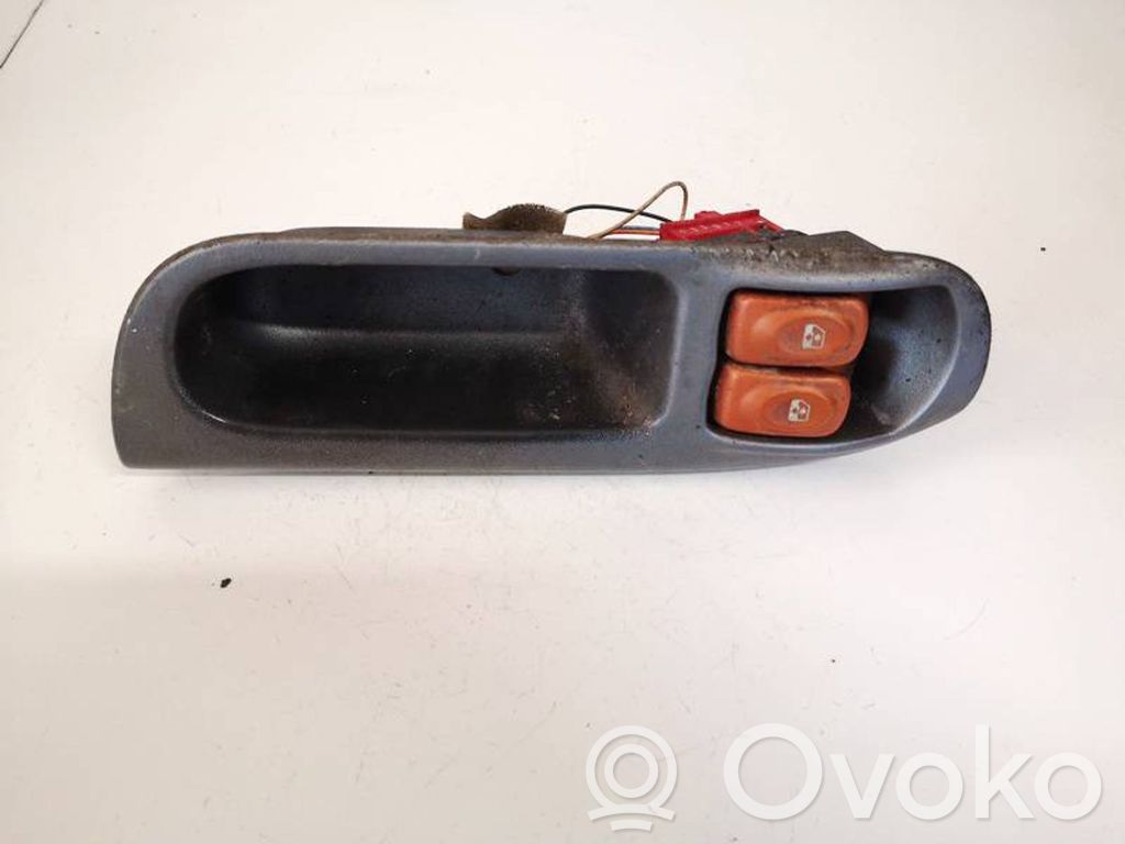 Renault Scenic I Interruttore di controllo dell’alzacristalli elettrico