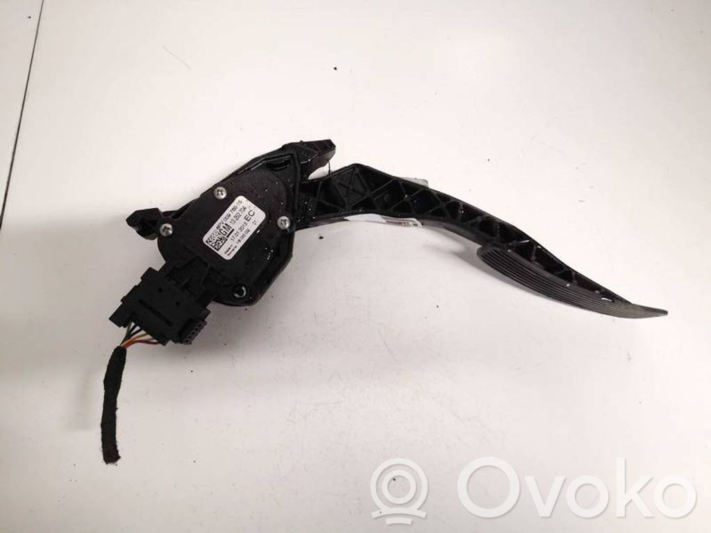 Opel Astra J Pedale dell’acceleratore 