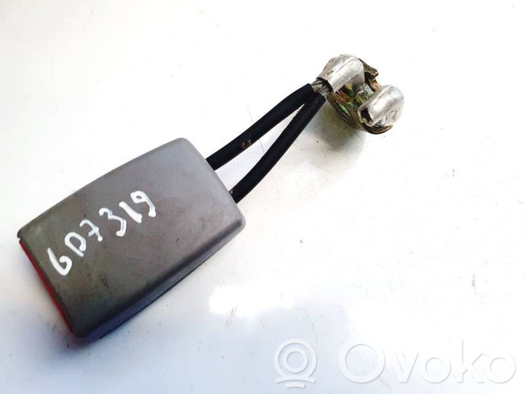 Volkswagen PASSAT B5.5 Bridă fixare centură de siguranță spate 
