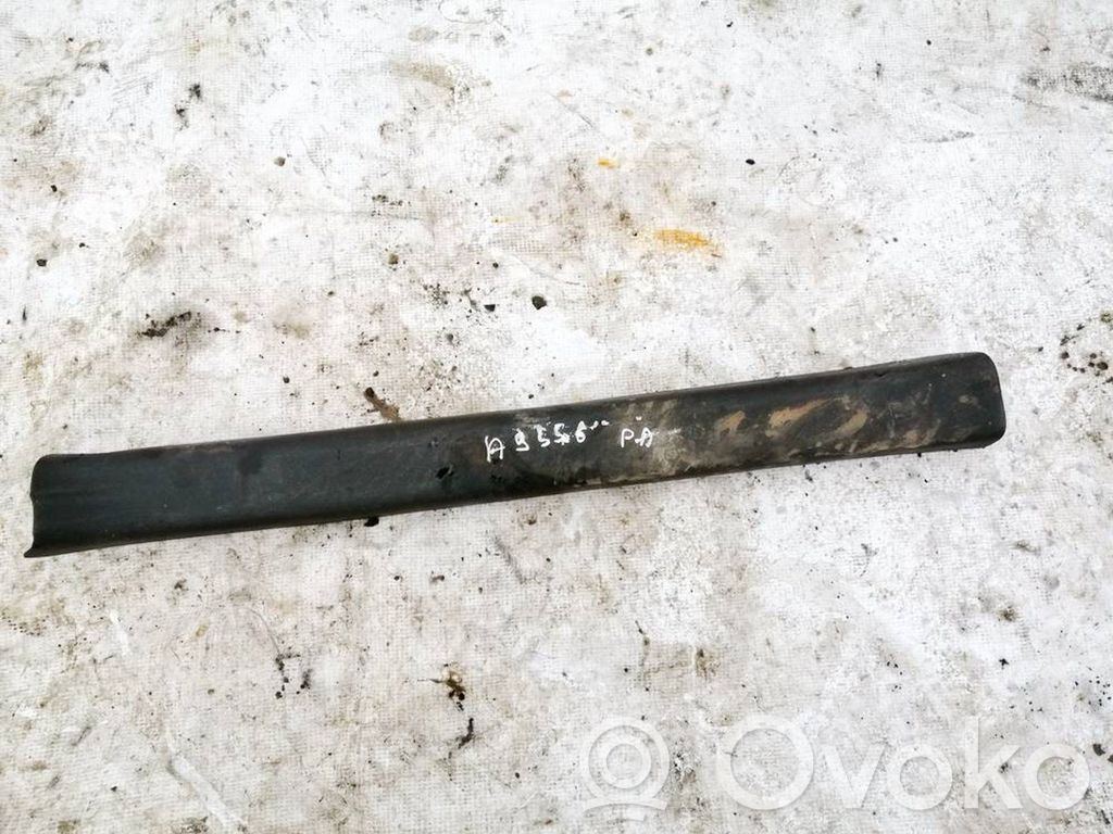 Toyota Yaris Capac prag față 