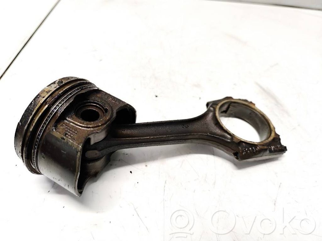 Audi A4 S4 B5 8D Kolben mit Pleuel 