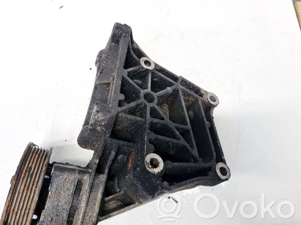 Opel Vectra B Engine mounting bracket 