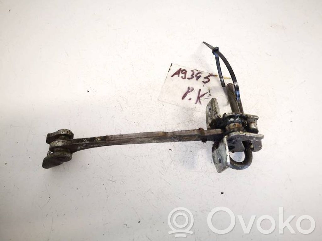 Opel Zafira A Etuoven pidätin 