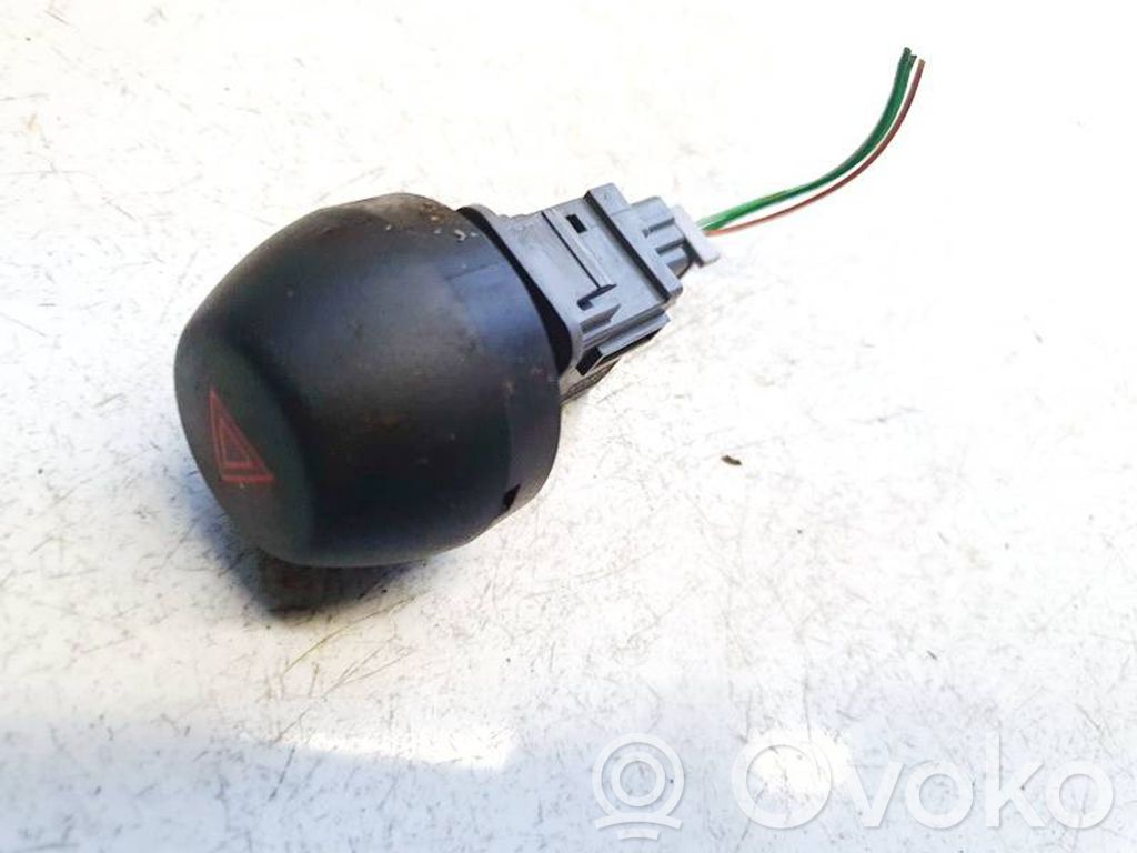 Botón interruptor de luz de peligro   15B060,15B060